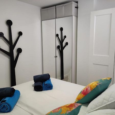 1 Bedroom Beachfront Apartment At Torecilla Beach Nerja Exteriör bild