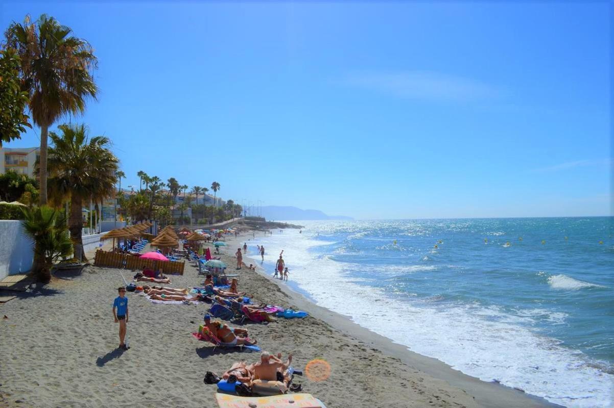 1 Bedroom Beachfront Apartment At Torecilla Beach Nerja Exteriör bild