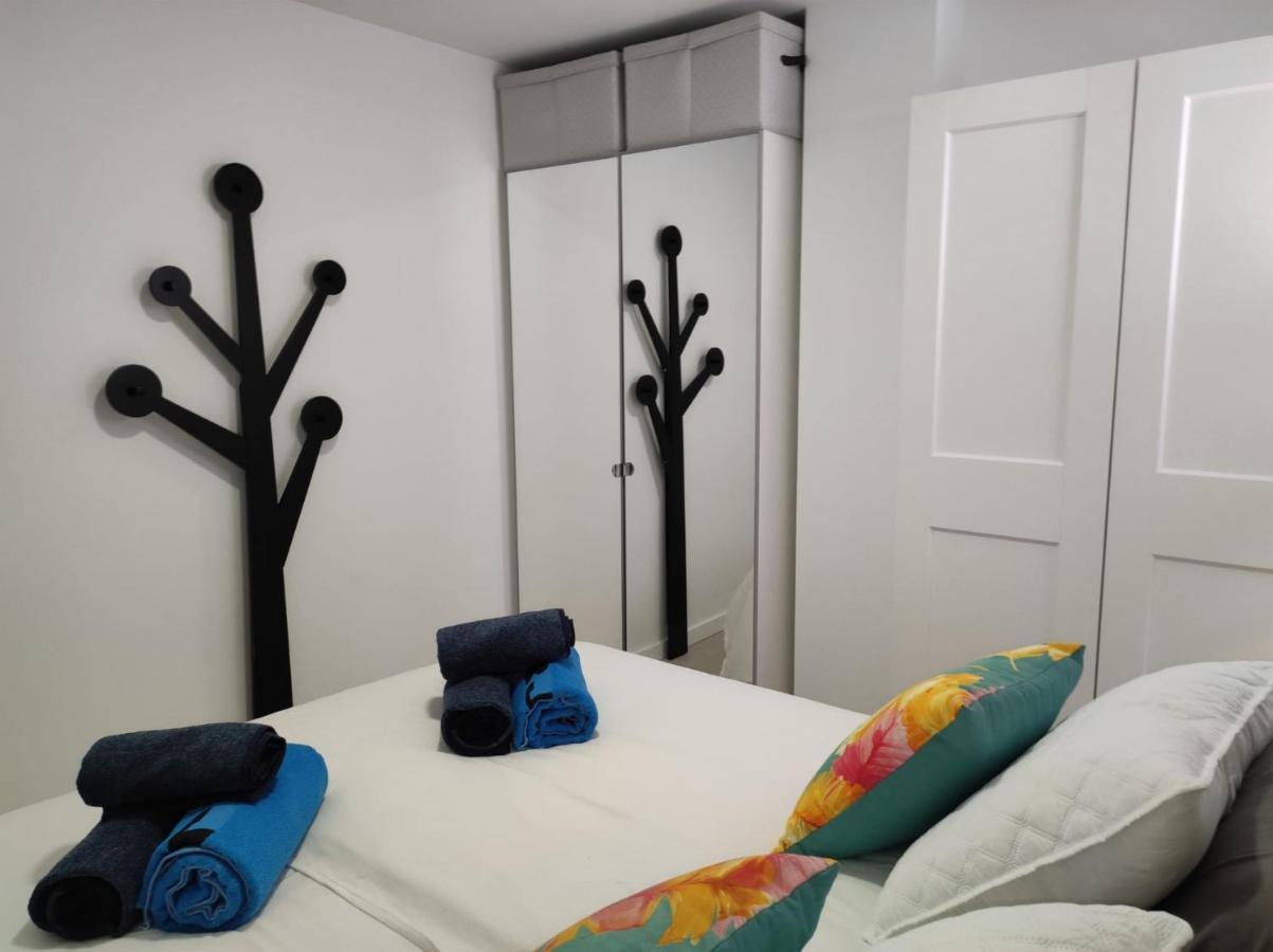 1 Bedroom Beachfront Apartment At Torecilla Beach Nerja Exteriör bild