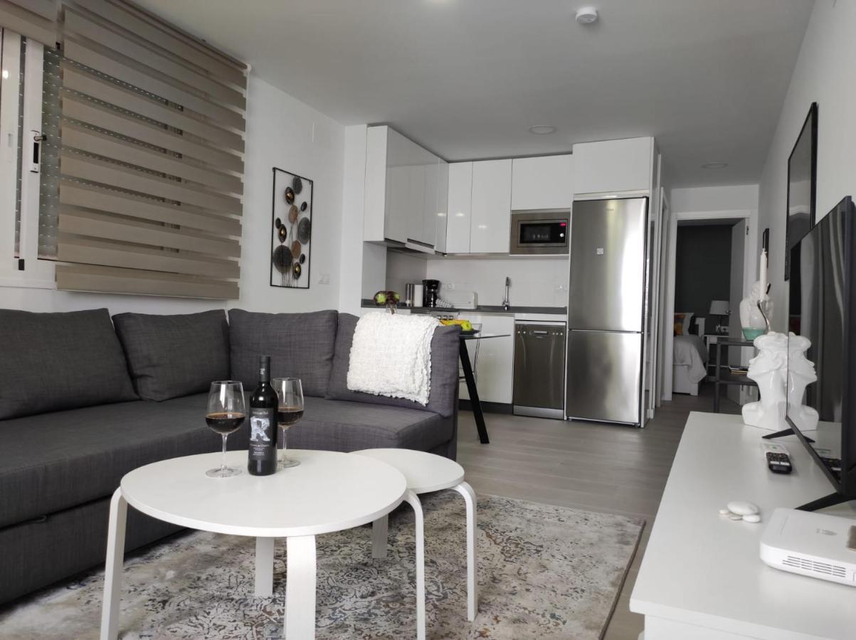 1 Bedroom Beachfront Apartment At Torecilla Beach Nerja Exteriör bild